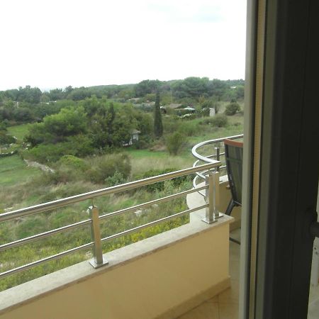 Bentley - Sea-View - 2 Bedroom Apartment Premantura Exteriör bild