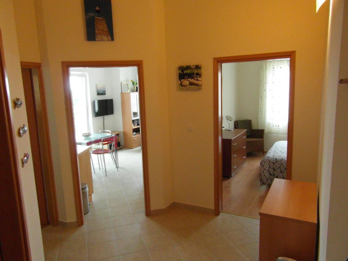 Bentley - Sea-View - 2 Bedroom Apartment Premantura Exteriör bild